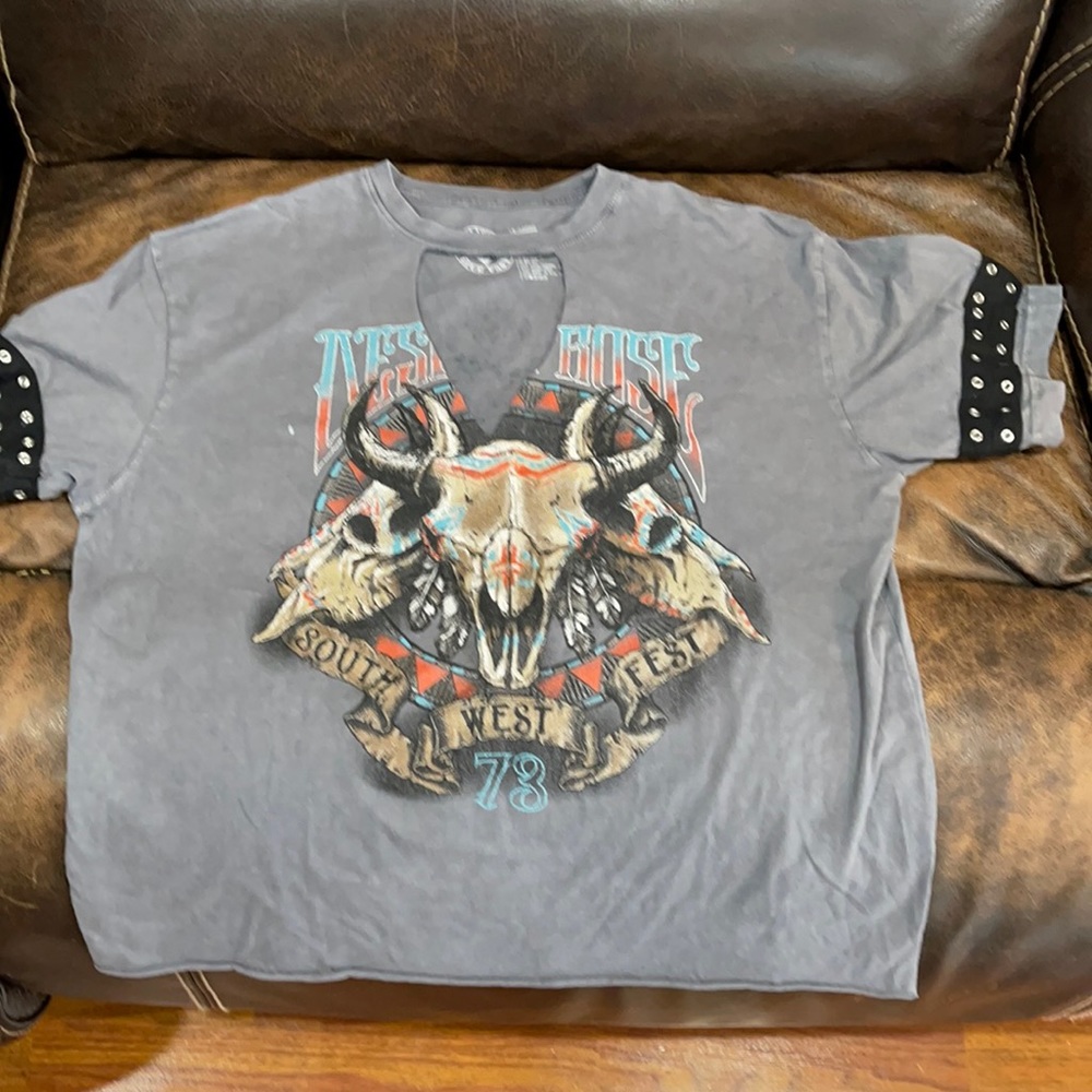 NWOT Affliction t shirt